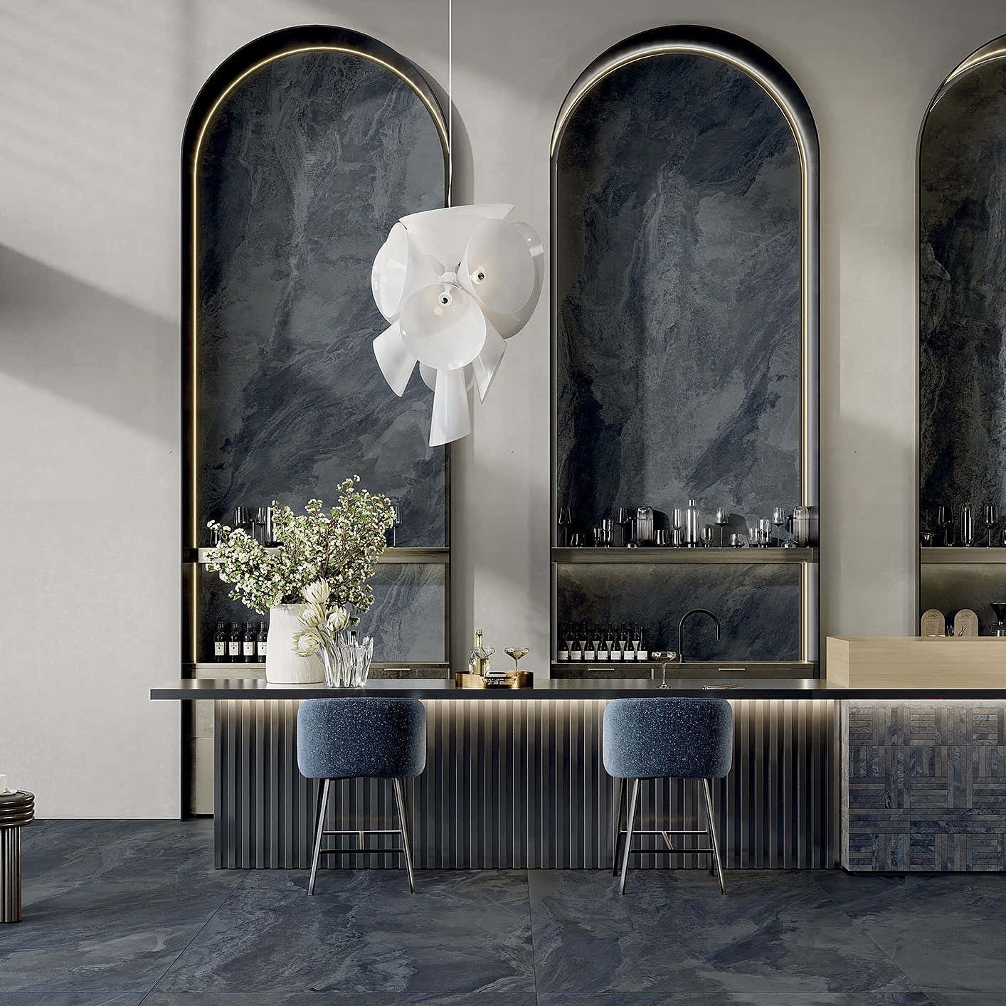 Luxusní moderní bar aLa Fabbrica AVA – Deep Stone Blue položená na zemi a ve výklenku.