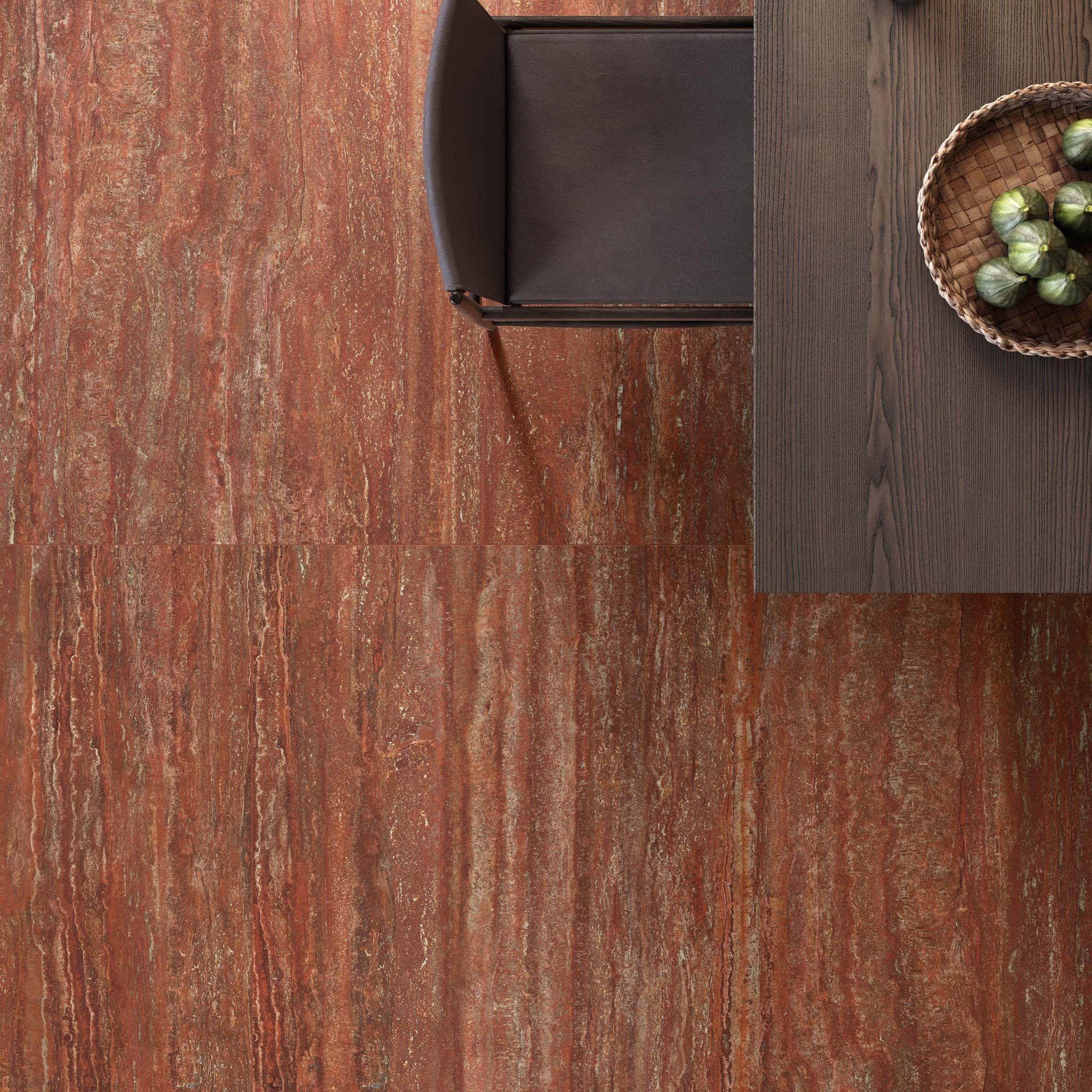 Porcelánová dlažba Travertini Rosso - detail červené kresby