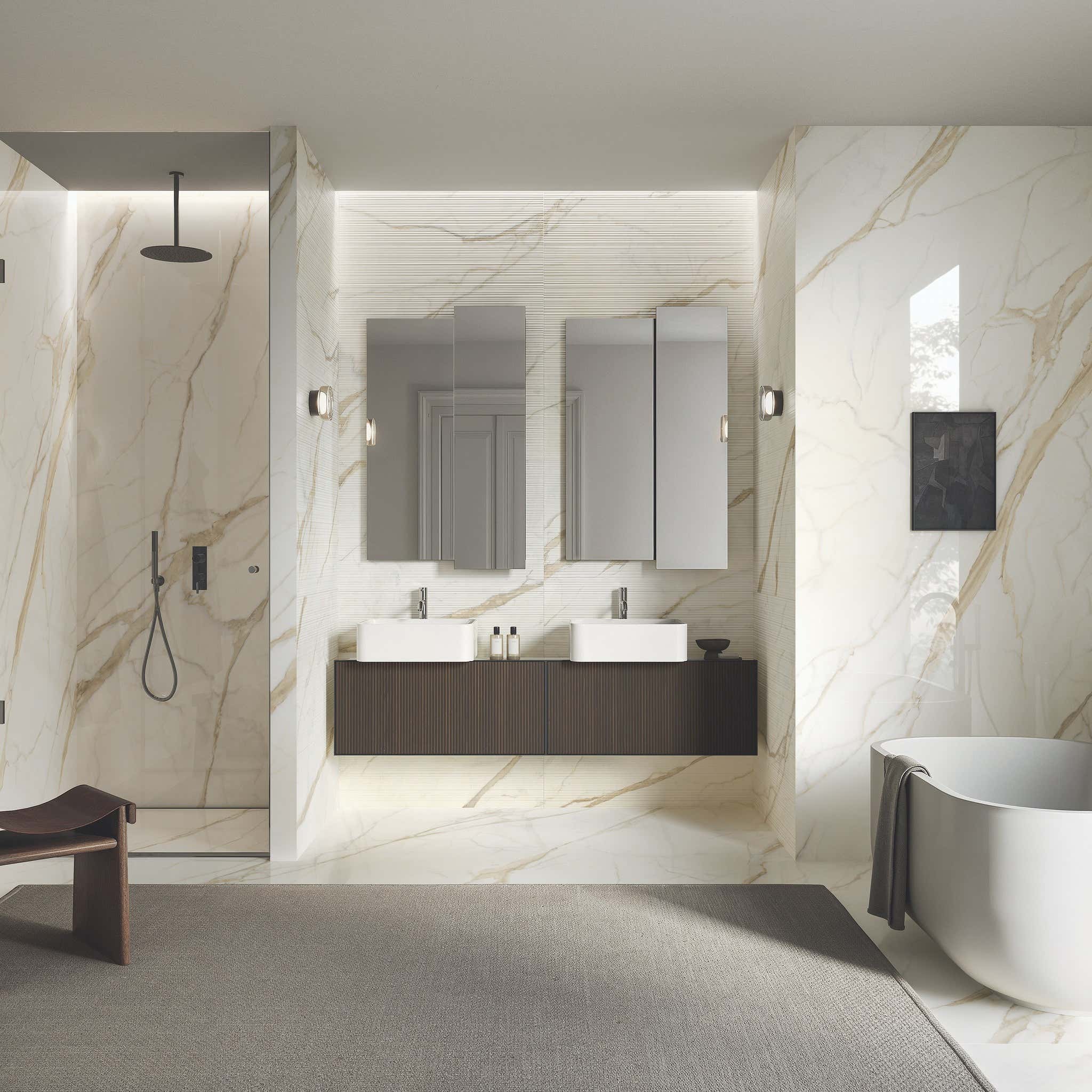 Calacatta Extra povrch RealUp – smyslový zážitek a hloubka