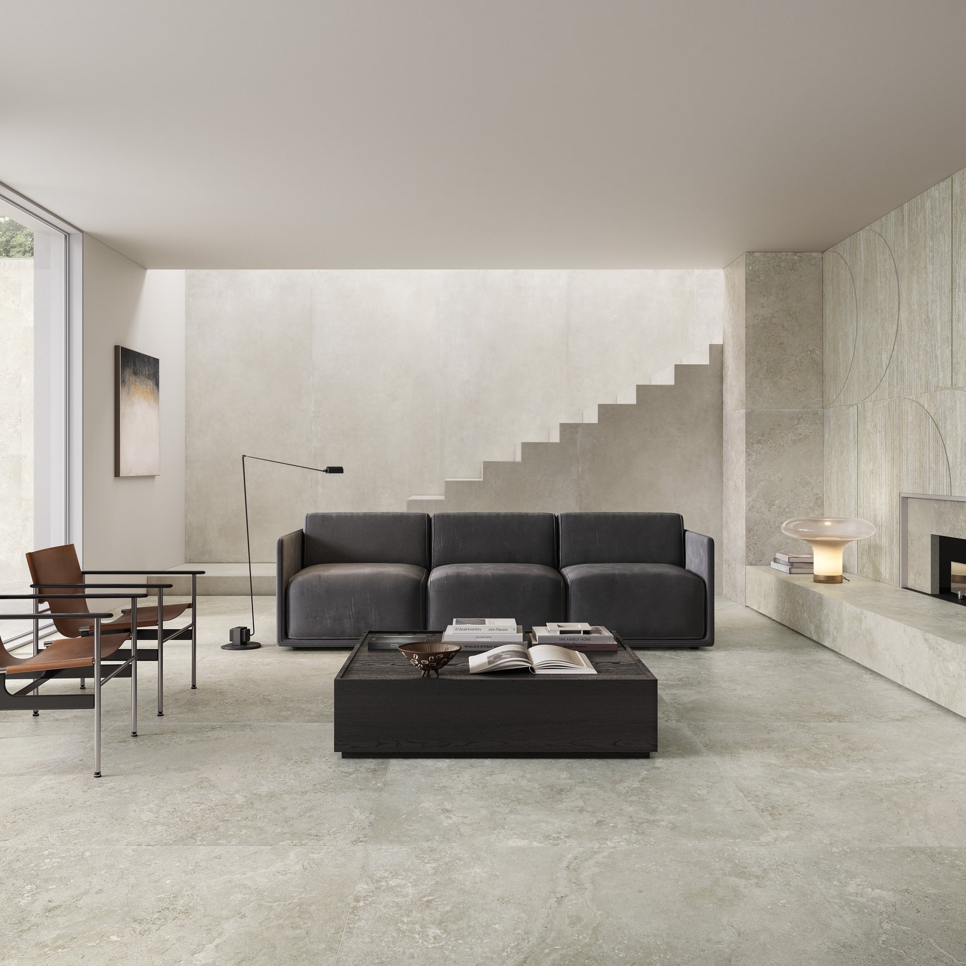 Obývací pokoj – velkoformát Grigio Cross Cut 120×280 na podlaze.