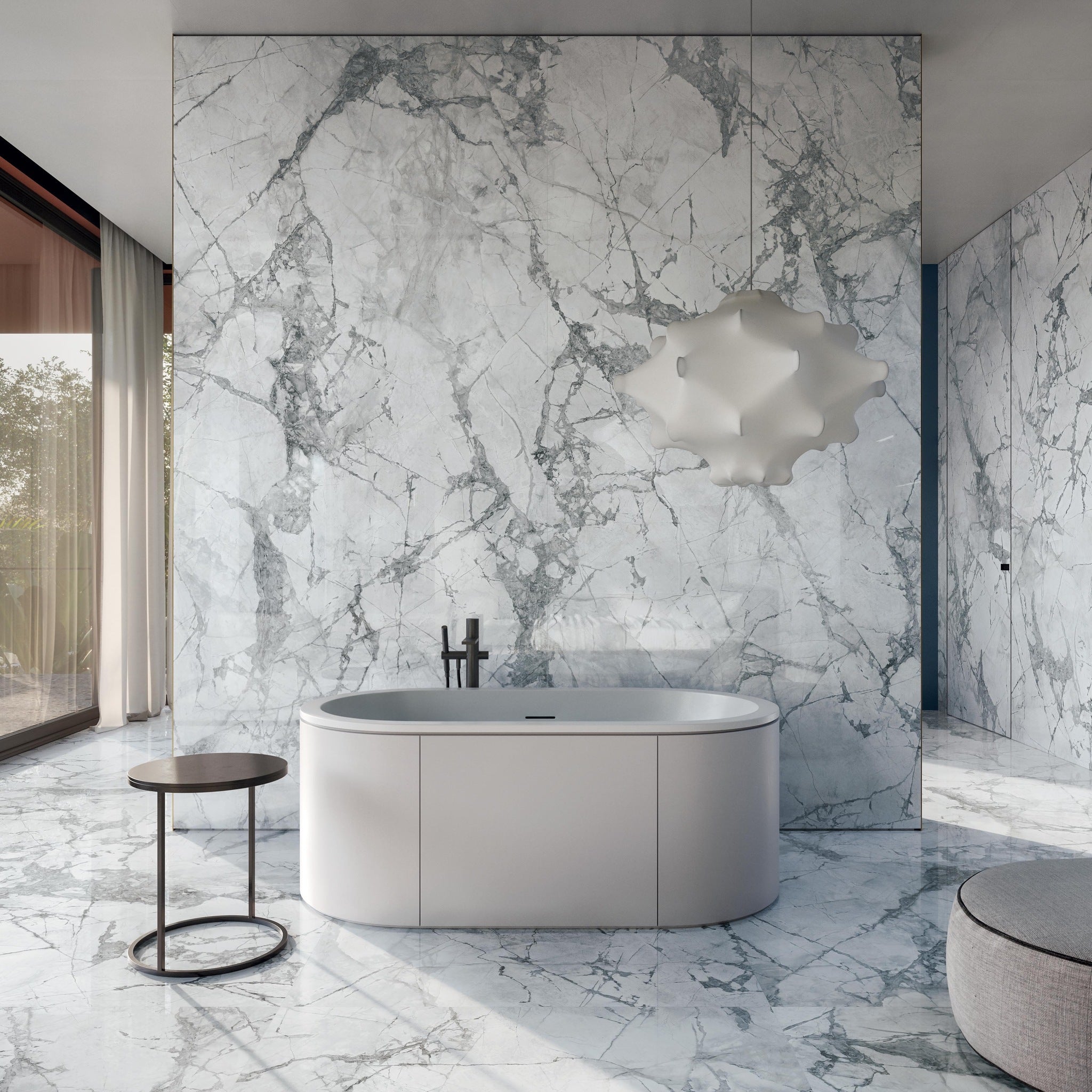 Invisible – bílá porcelánová dlažba se šedozlatými žilami