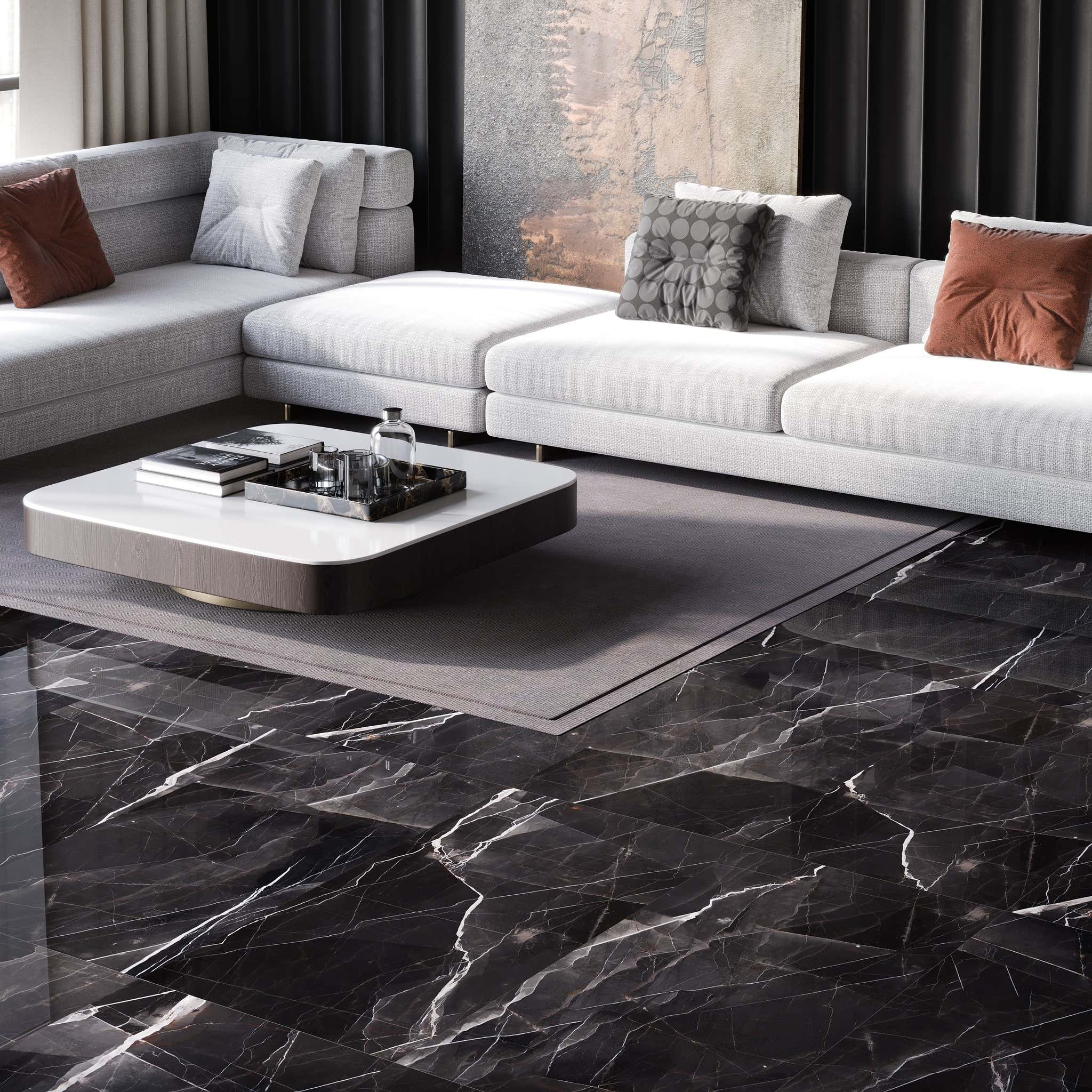 Černá mramorová dlažba v obývacím pokoji ve vysokém lesku 60x120cm