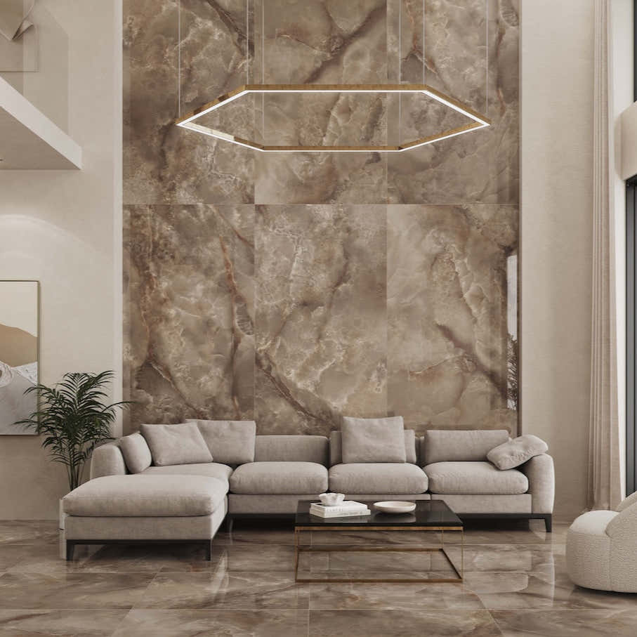 Onyxový design – porcelánová dlažba Orion Mocca satinato, luxusní vzhled