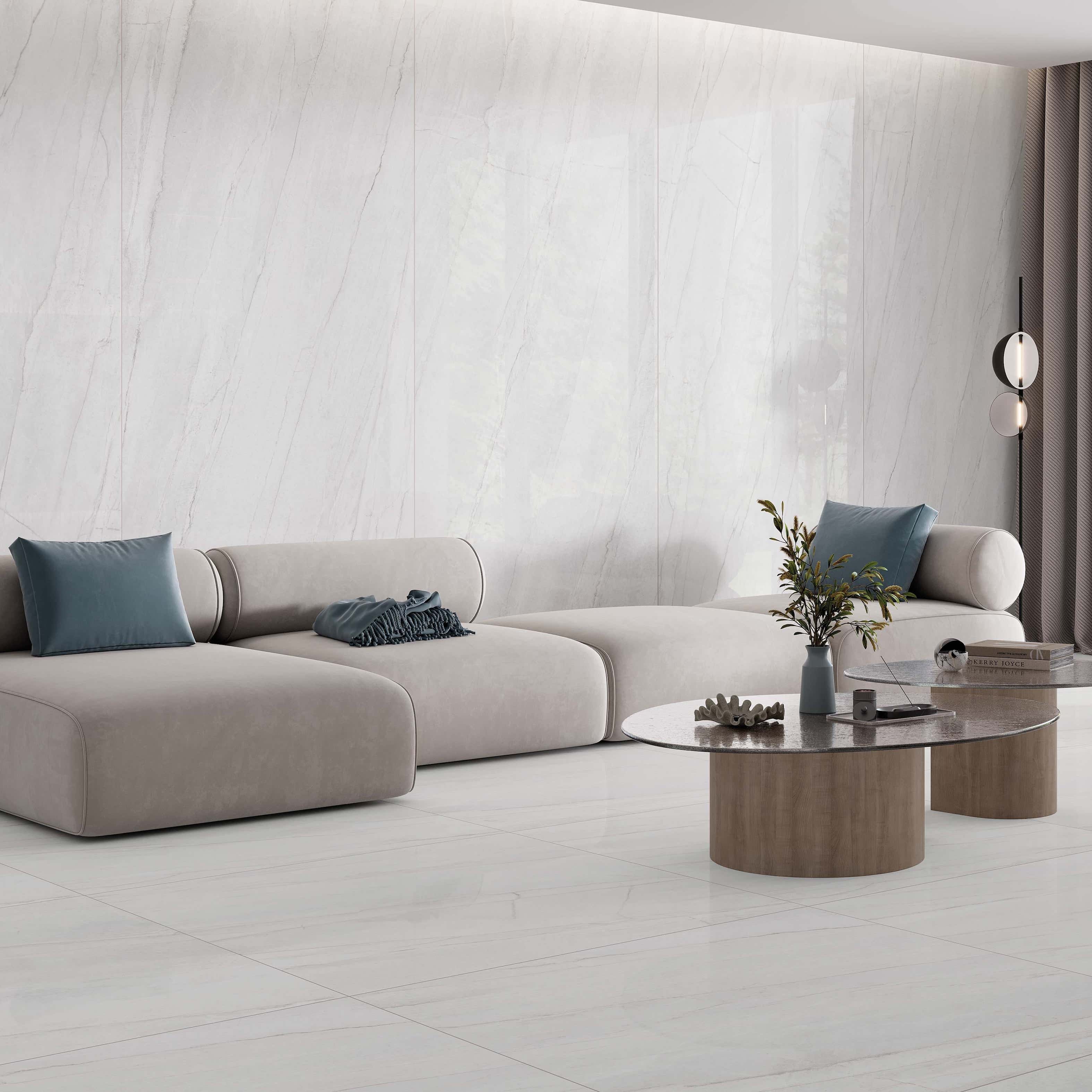 Bílá mramorová dlažba Tiffany s jemnou kresbou a elegantními šedými žilami od dlazby.net